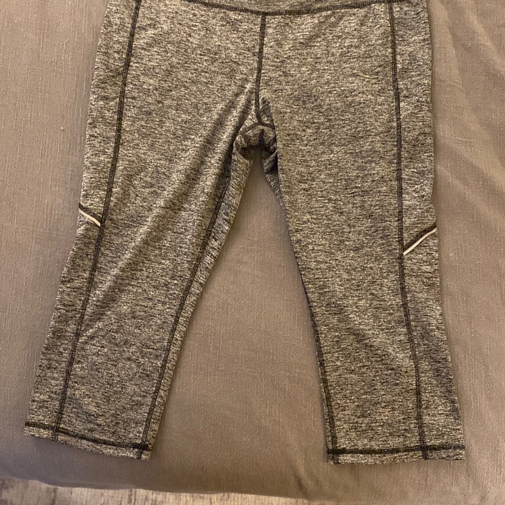 Womens Xersion capri workout pants XL